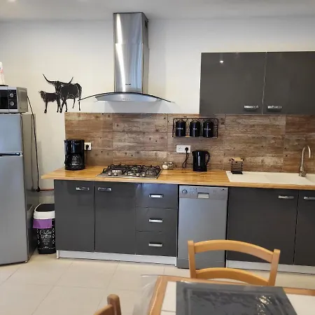 Petite Maison En Pierre Au Coeur Du Perigord Noir *